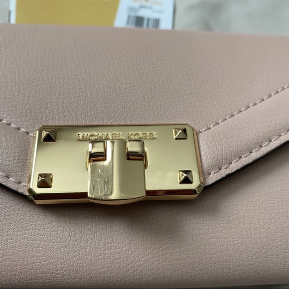 MK Kinsley Wallet* - Picture 2 of 4